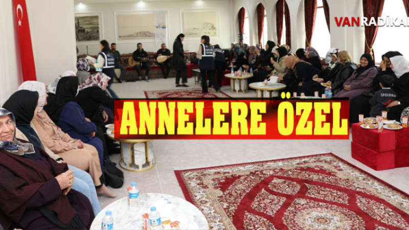 ANNELER ÖZEL PROGRAM